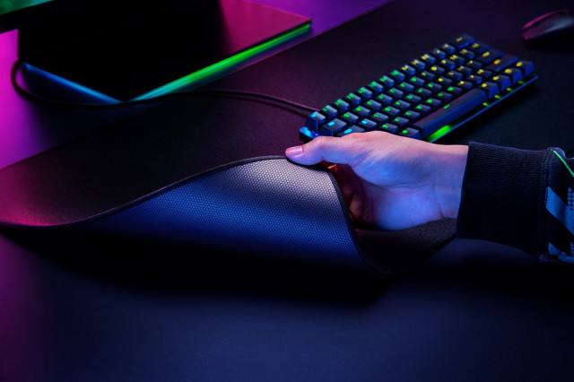 Razer Strider - L - Gaming Egérpad - Fekete