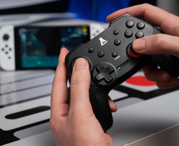 The G-Lab Gamepad - K PAD THORIUM SW