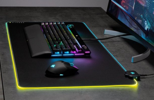 CORSAIR MM700 RGB Extended Szövet Egérpad