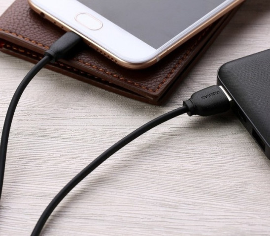 Remax Suji Pro USB-A-Type-C töltőkábel 2.4A - 1m - Fekete