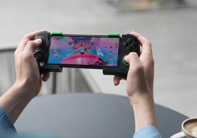 GameSir X4 Aileron Vezeték Nélküli Kontroller Telefontartóval - Fekete-Zöld