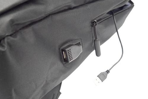 Stride On-the-Go USB Portos Laptop Hátizsák 15,6" - Fekete