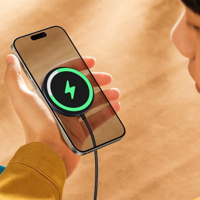 UGREEN W703 MagSafe Mágneses Vezeték Nélküli Gyorstöltő 15W