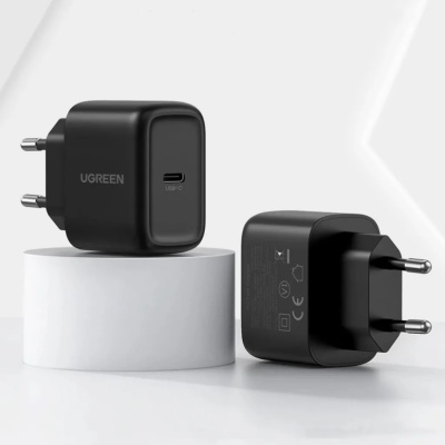 UGREEN CD250 USB-C Gyorstöltő Hálózati Adapter 25W + USB-C kábel - Fekete