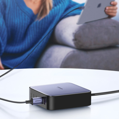 UGREEN USB + USB-C GaN Gyorstöltő Hálózati Adapter 200W - Fekete