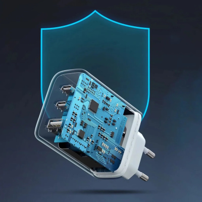 UGREEN CD275 USB + USB-C Gyorstöltő Hálózati Adapter 65W - Fehér