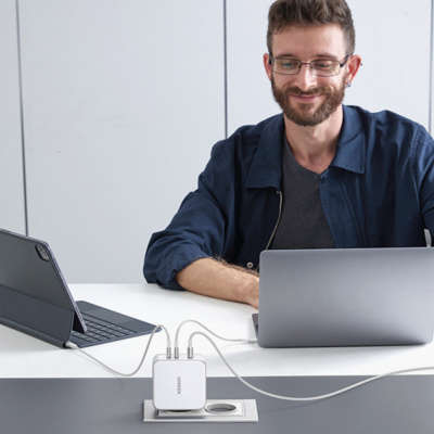 UGREEN Nexode 15339 USB + USB-C Gyorstöltő Hálózati Adapter 140W - Fehér