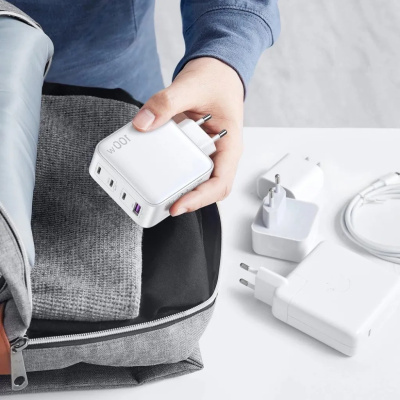 UGREEN Nexode 15337 USB + USB-C GaN Gyorstöltő Hálózati Adapter 100W - Fehér