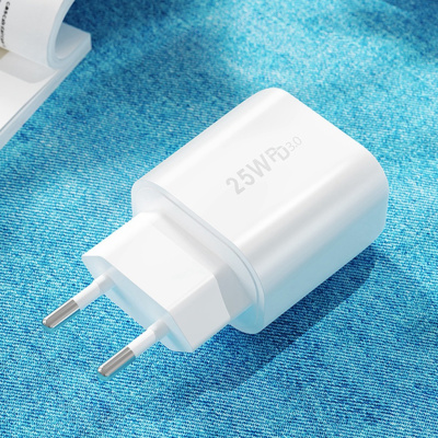Foneng EU40 USB-C Gyorstöltő Hálózati Adapter 25W + USB-C-Lightning Kábel