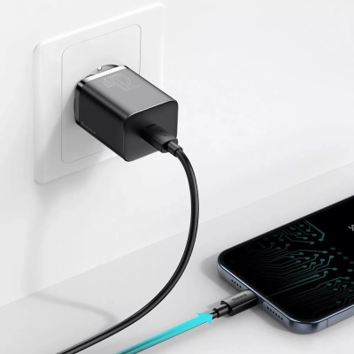 Baseus Super Si USB-C Gyorstöltő Hálózati Adapter 20W + USB-C-Lightning Kábel - Fekete