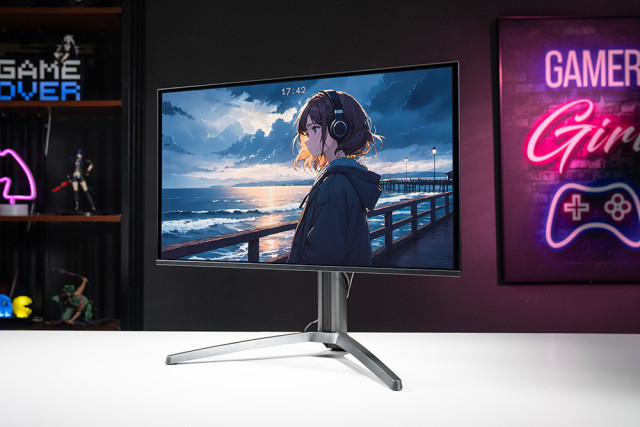 Titan Army G27P8 QD-OLED Gamer Monitor 240Hz - 26,5"