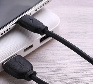 Remax Suji Pro USB-A-Type-C töltőkábel 2.4A - 1m - Fekete