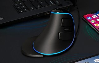 Delux M618PU(A825) vezetékes vertikális egér - Fekete