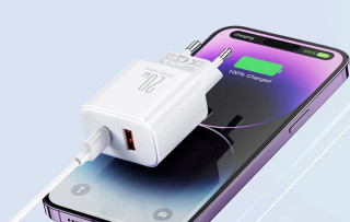 Joyroom JR-TCF05 USB + USB-C Gyorstöltő Hálózati Adapter 20W - Fehér