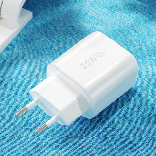 Foneng EU40 USB-C Gyorstöltő Hálózati Adapter 25W + USB-C-Lightning Kábel