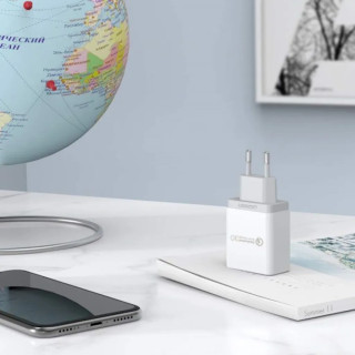 UGREEN CD122 USB Gyorstöltő Hálózati Adapter 18W - Fehér